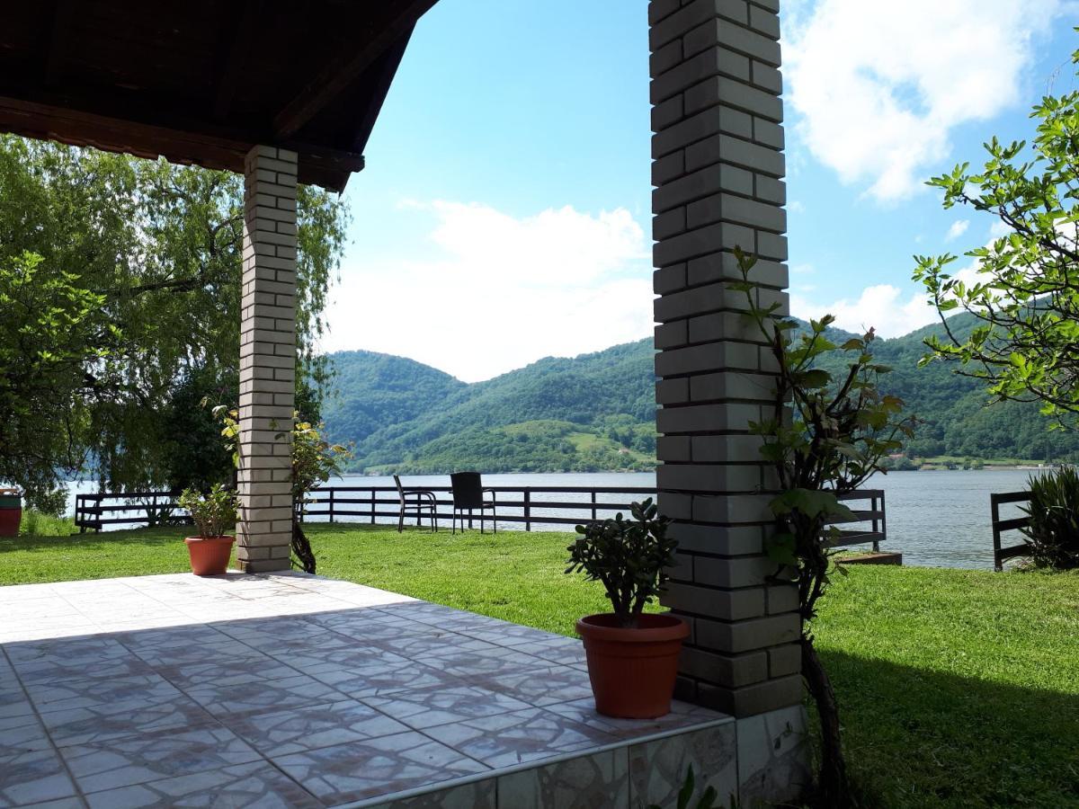 Dedin Raj Villa โกลูบาค ภายนอก รูปภาพ